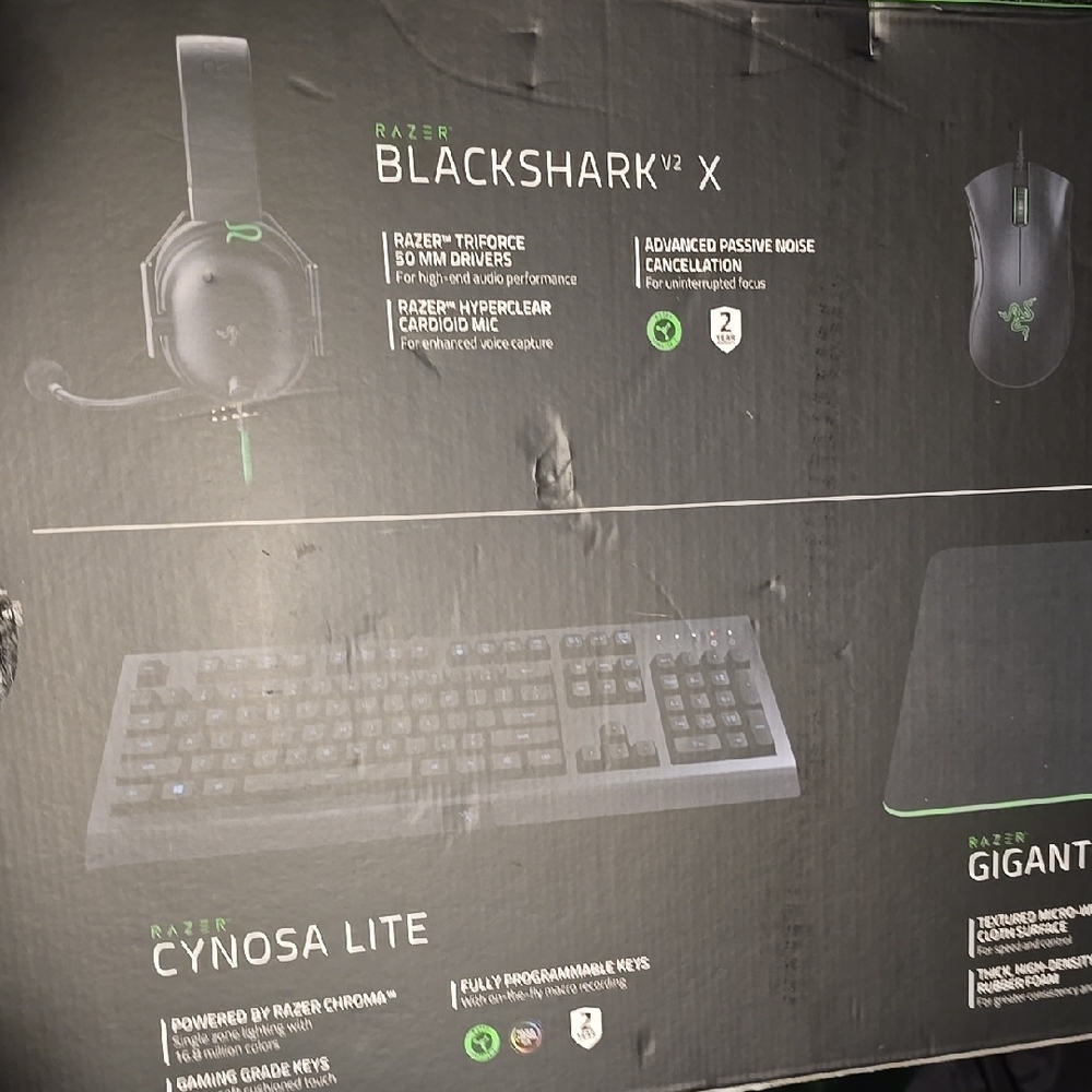 Razer Gaming Set - BlackRazer gaming set including BlackShark V2